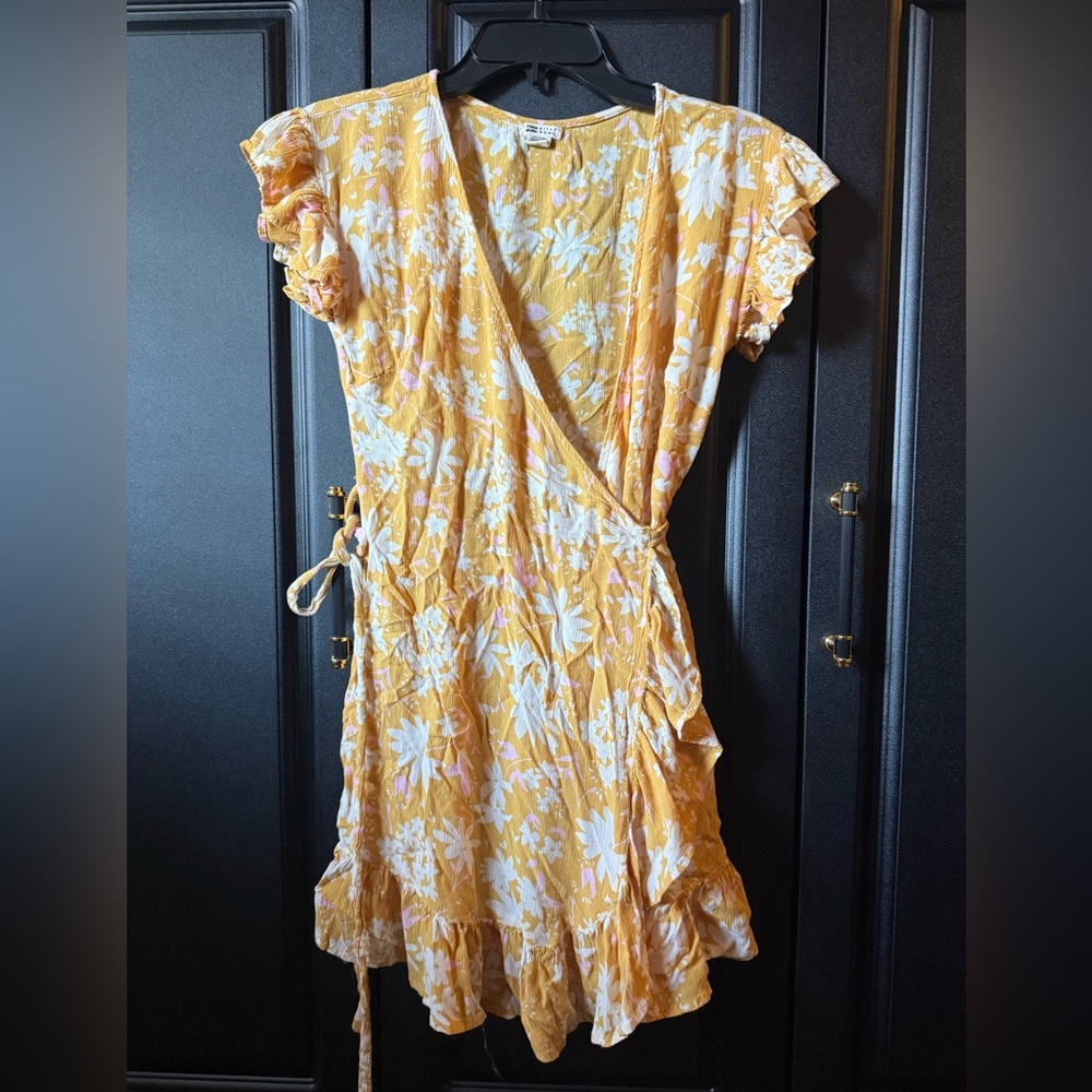 Billabong Yellow and White Floral Ruffle Front Tie Spring Mini Dress